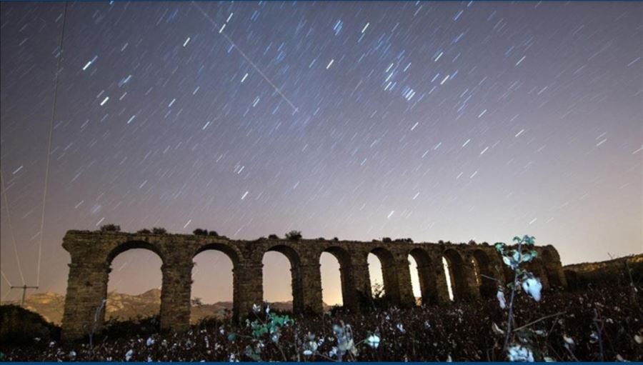 Türkiye semaları hafta  sonunda meteor yağmuru ile  aydınlanacak