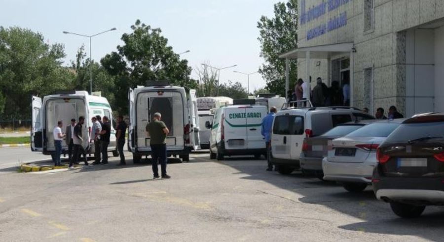 Havalimanında cenazeler karıştı, aileler tabutu açınca şoke oldu