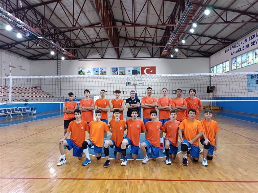 İnegöl Belediyespor Voleybolda 4 Kategoride Yarışacak