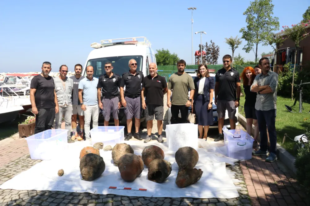 Dalgıç polislerin eğitim dalışında fark ettiği tarihi eserler denizden çıkarıldı