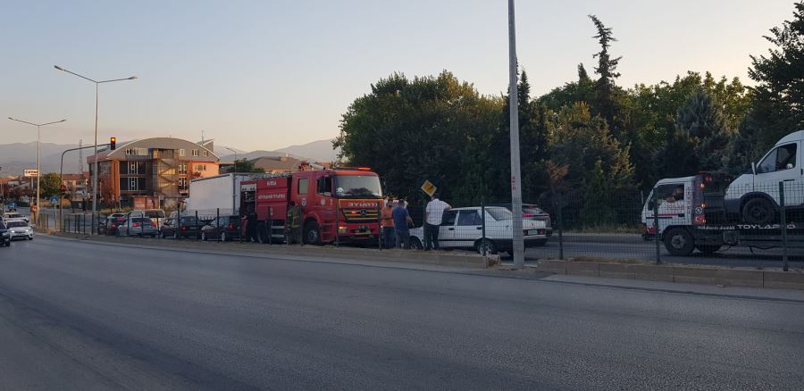 Seyir halinde olan araç yanmaya başladı