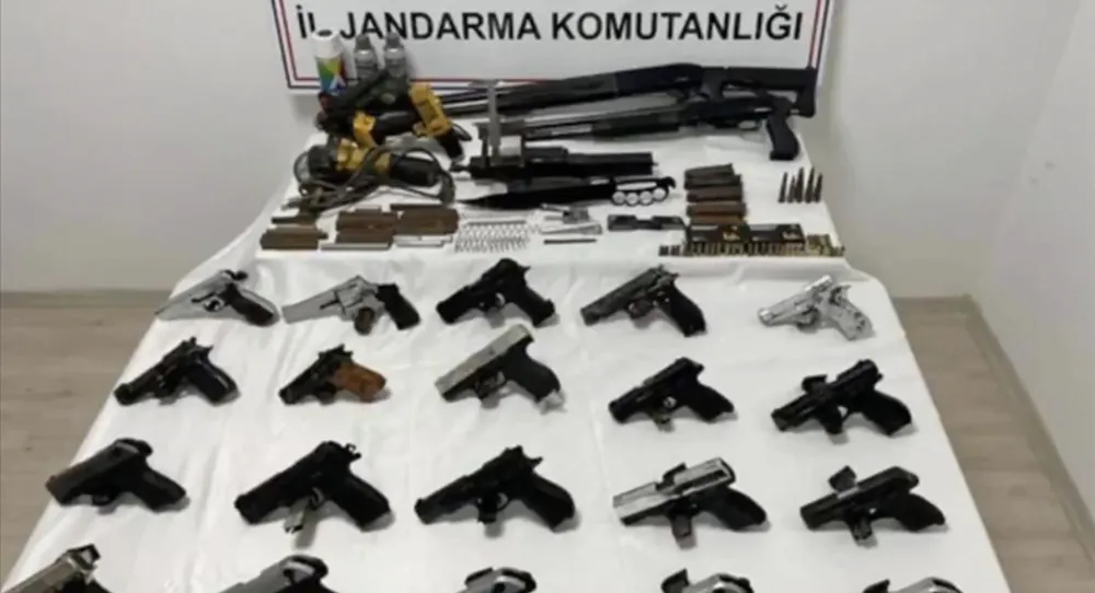 Mercek-10 operasyonunda silah imalatı ve kaçakçılığı yapan 12 şüpheli gözaltına alındı