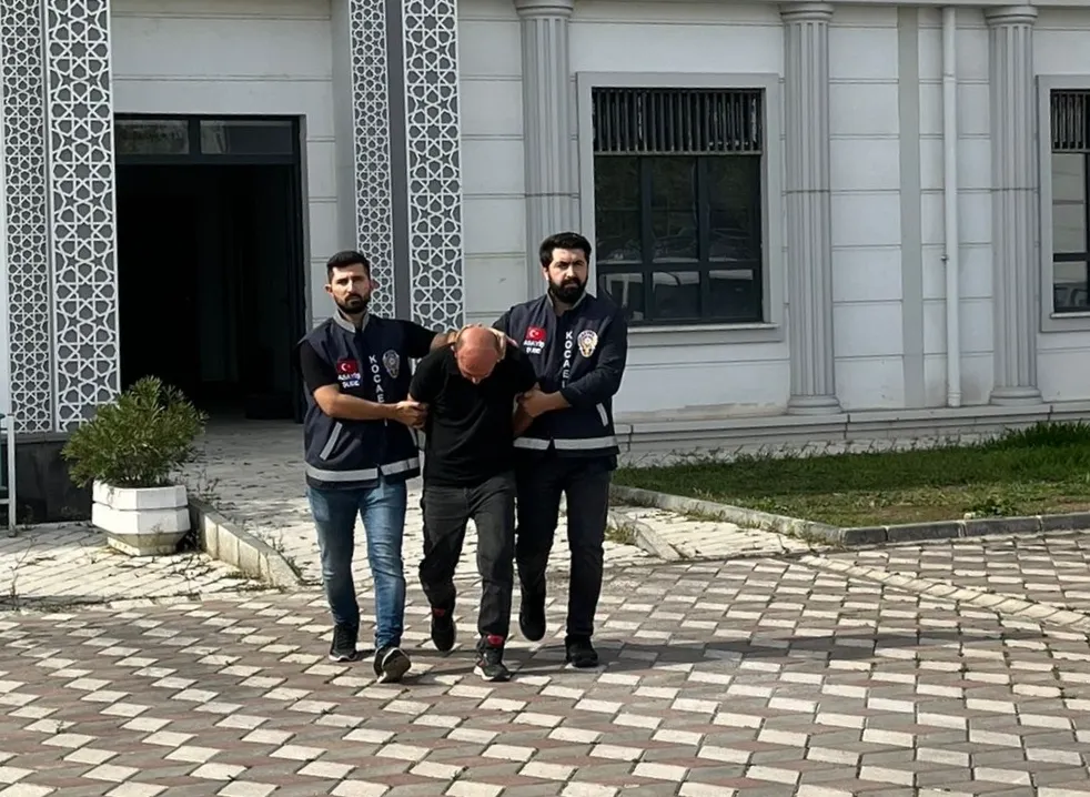 Eşinin silahla ağır yaraladığı kadın hastanede öldü