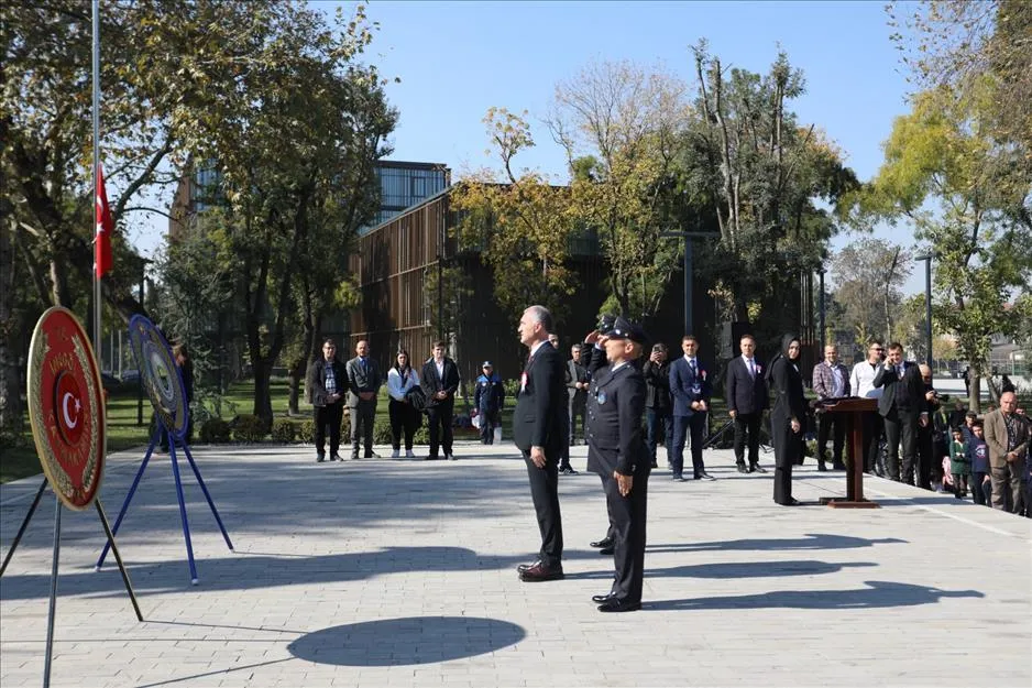 İnegöl’de Cumhuriyet Bayramı Coşkusu Çelenk Töreniyle Başladı