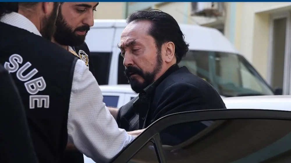 Adnan Oktar ve örgüt  yöneticilerine hapis cezası