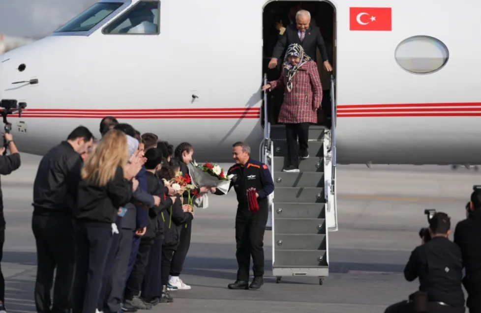 Alper Gezeravcı yurda döndü... 