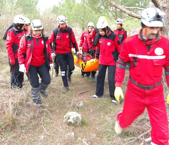 İnegöl arama kurtarma ekibinden enkaz tatbikatı