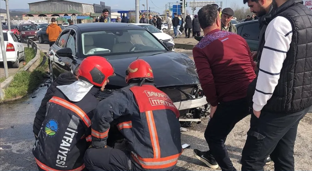 AK Parti Sakarya Milletvekili Ali İnci, trafik kazasında yaralandı