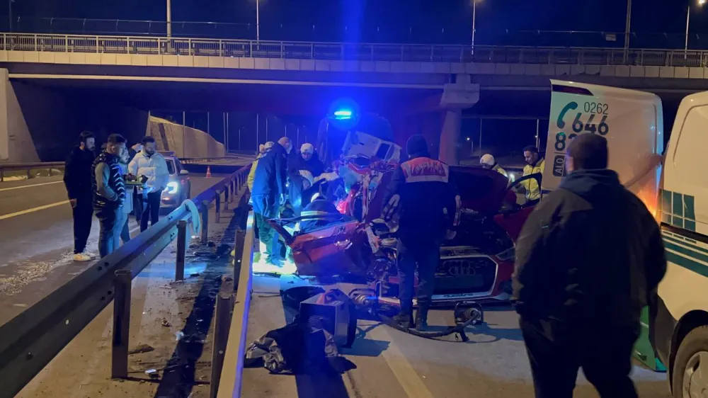 Trafik kazasında 1 kişi öldü, 3 kişi yaralandı