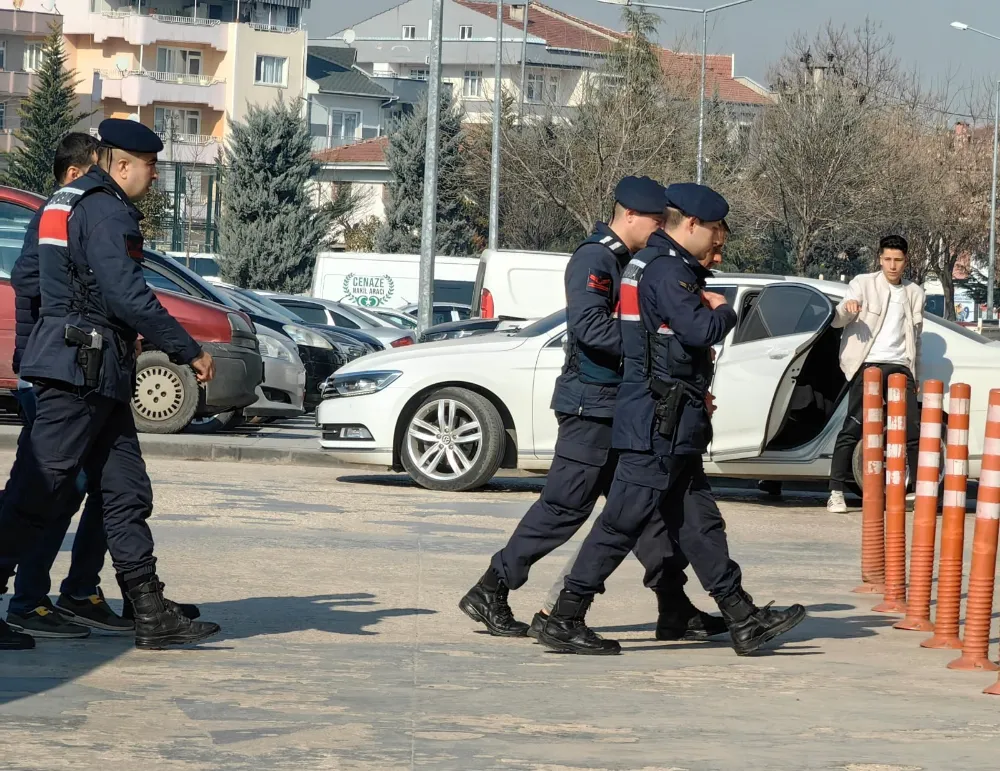 Kaçaklar jandarma ekipleri tarafından Yakalandı, Cezaevine Gönderildiler