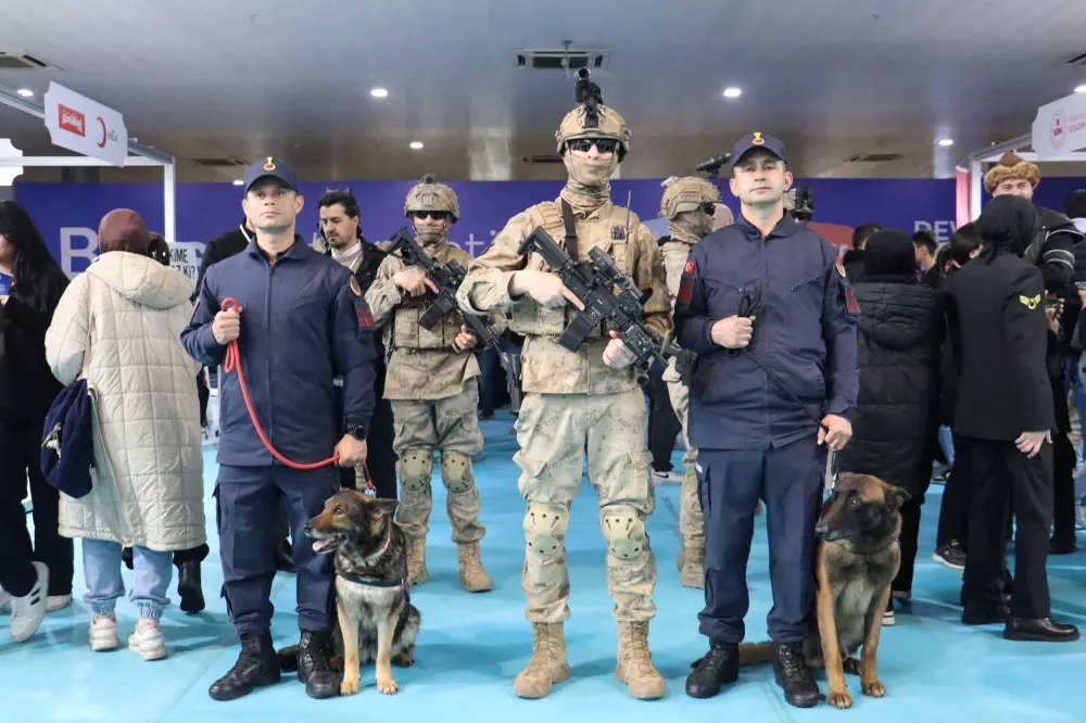 DEVLET TEŞVİKLERİ FUARINDA  BURSA İL JANDARMA KOMUTANLIĞI STANDI EN ÇOK İLGİYİ GÖRDÜ