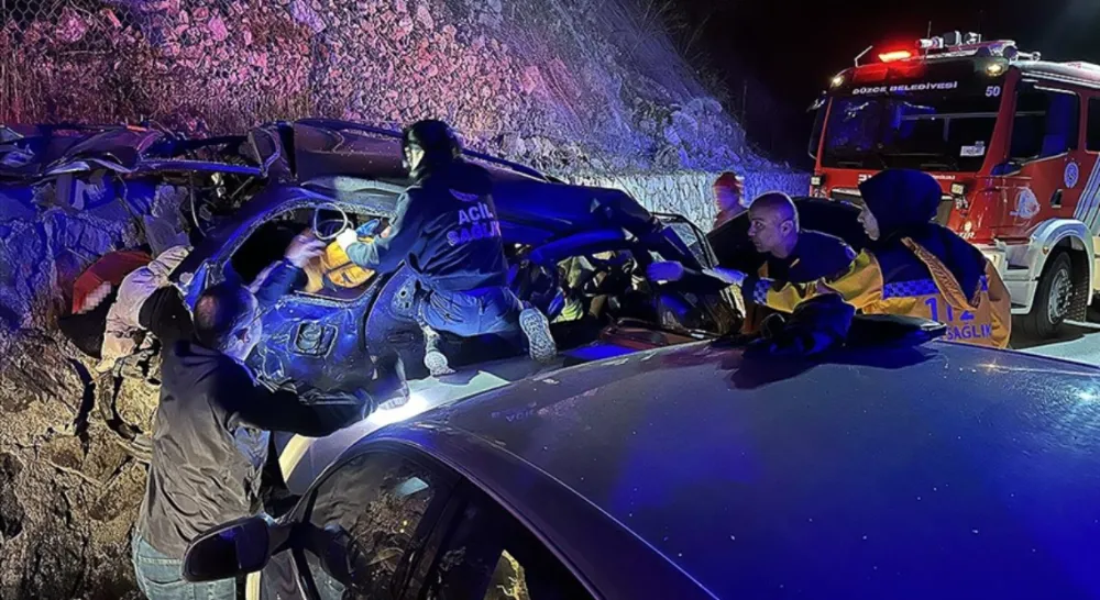 Zincirleme trafik  kazasında 1 kişi öldü, 3 kişi  yaralandı