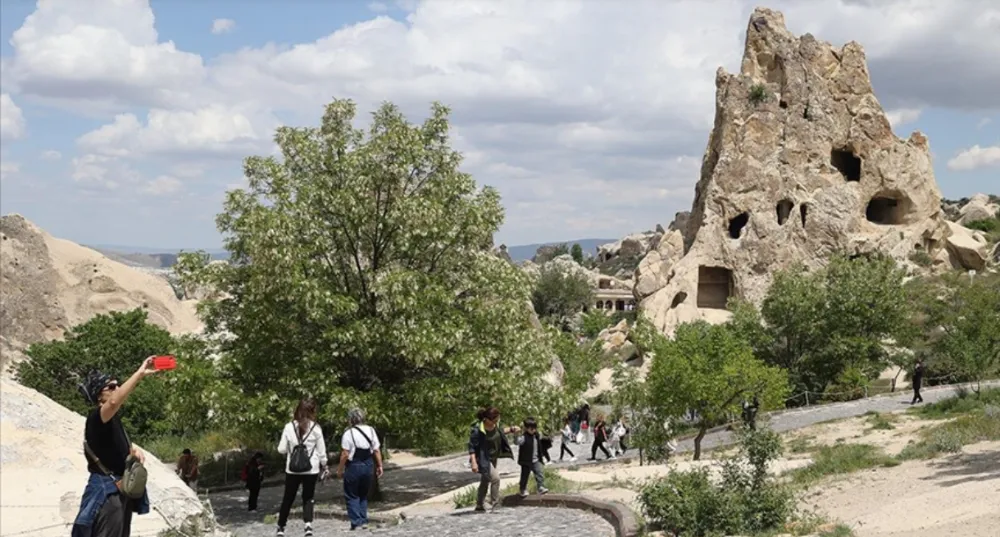 Açık Hava Müzesi  kayadan oyma kiliseleri ve duvarresimleriyle turistleri çekiyor