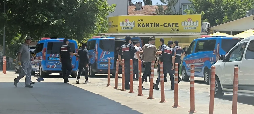 İnegöl Jandarma ekipleri 11 yabancı uyruklu göçmen yakaladı 