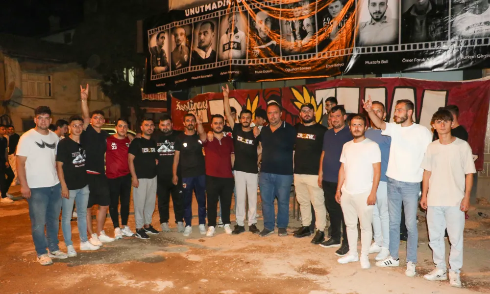 İNEGÖLSPOR TRİBÜNLERDEN GENÇ YAŞTA VEFAT EDEN ARKADAŞLARI ADINA MEVLÜT OKUTTU