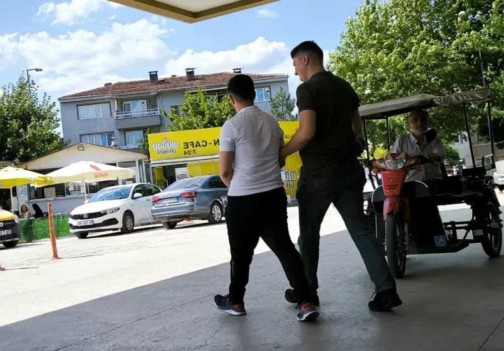 İnegöl Emniyet ekipleri tarafından kıskıvrak yakalandı 