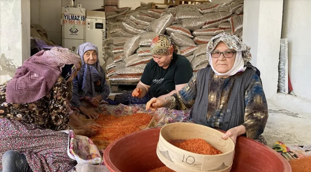 90 yaşındaki 3 arkadaş uzun  ömürlerini 