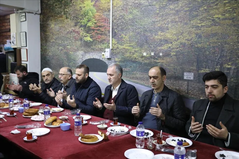 Bereket Sofrasının Bu Haftaki Durağı Hacı Lütfullah Cami Oldu