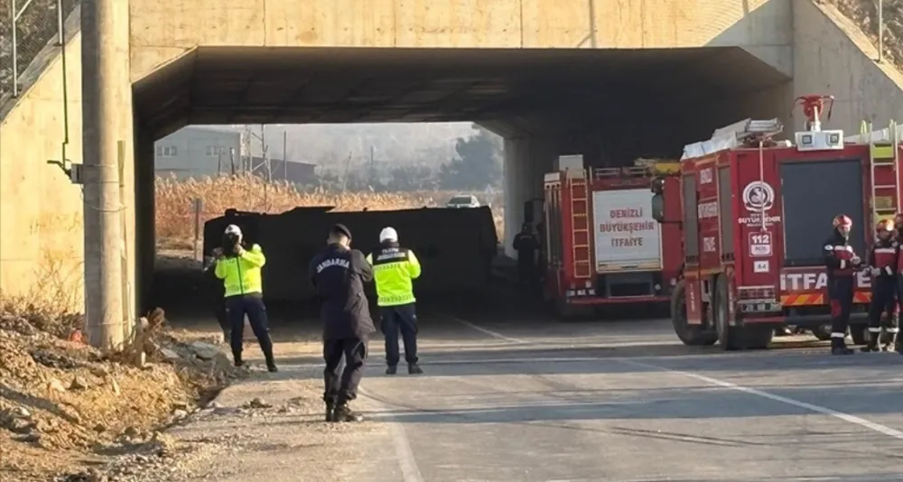 Devrilen işçi servisindeki 4 kişi öldü, 19 kişi  yaralandı