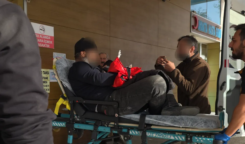 İnegöl-Alanyurt yolunda motosiklet ile elektrikli bisiklet çarpıştı: 2 yaralı