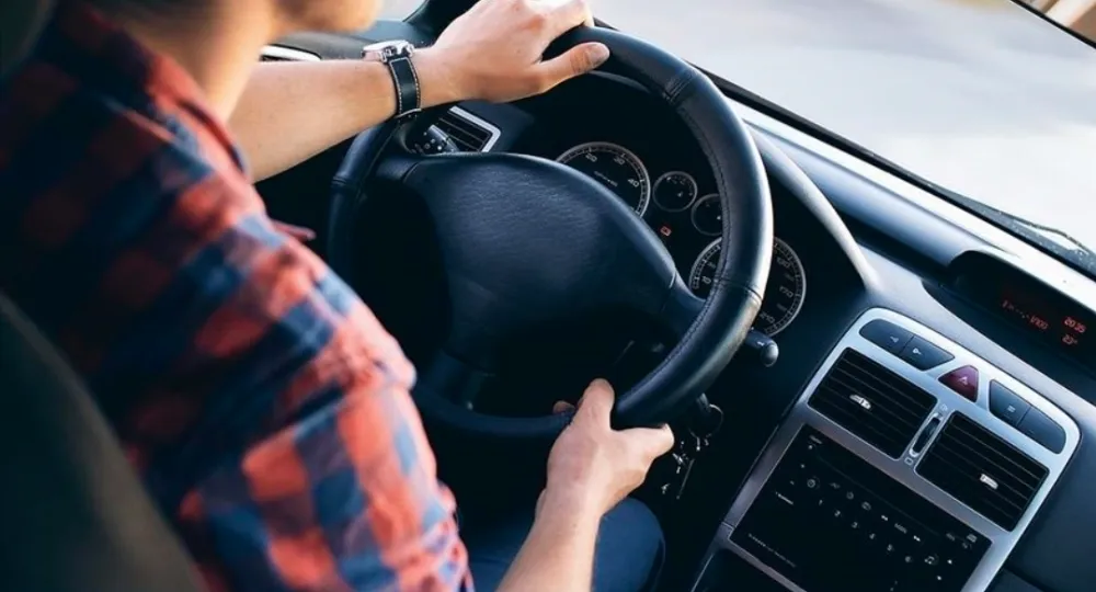 Sürüş davranışları, bilişsel gerilemeyi erken tespit etmeye  yardımcı olabilir