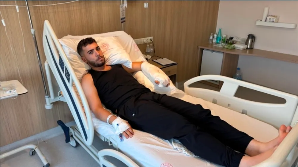 Çalıştığı iş yerinde beslediği köpeğin saldırısına  uğrayan genç yaralandı