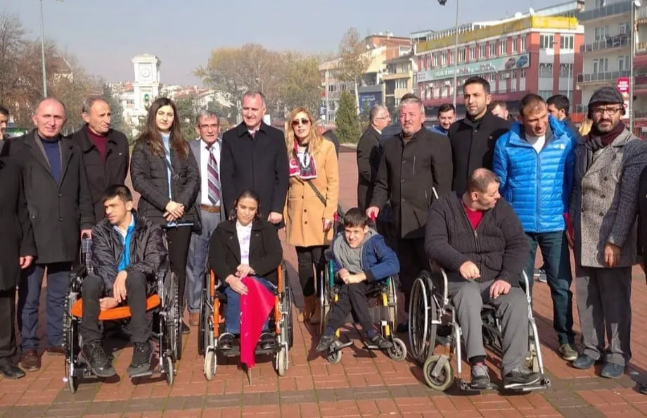 İnegöl Belediyesi ve İZED’ten Özel Çocuklara Mehterli Destek