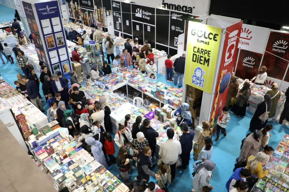 İnegöl Kitap Günleri Tüm Coşkusuyla Sürüyor