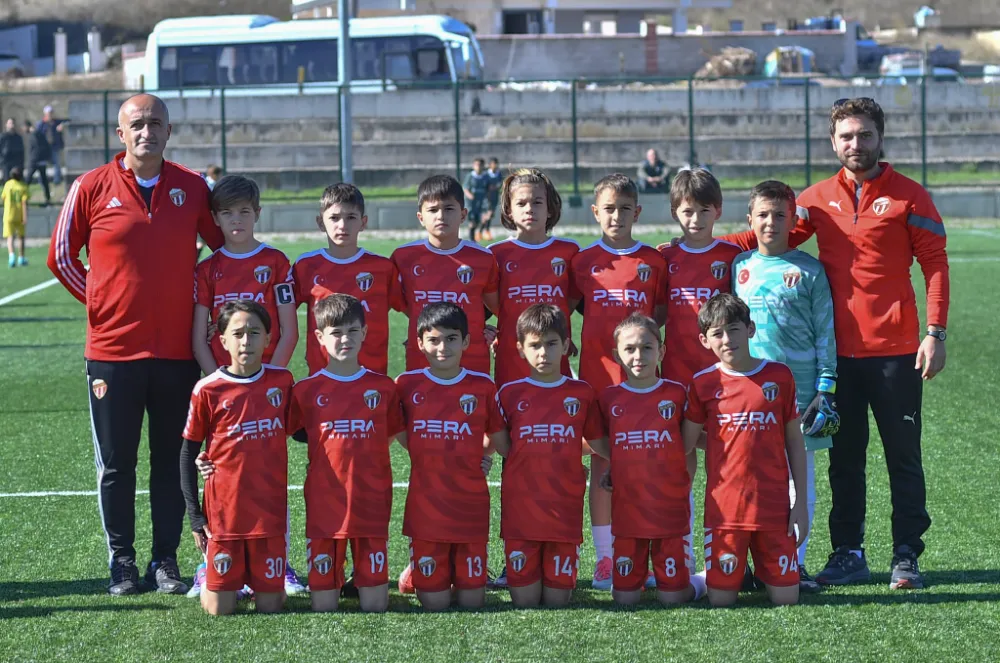 U11 İnegölspor lig bitmeden şampiyon oldu