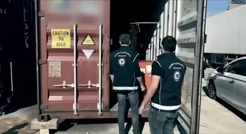 Konteynerde yakalandılar: 44 yabancı uyruklu göçmen İtalya’ya gönderilecekti