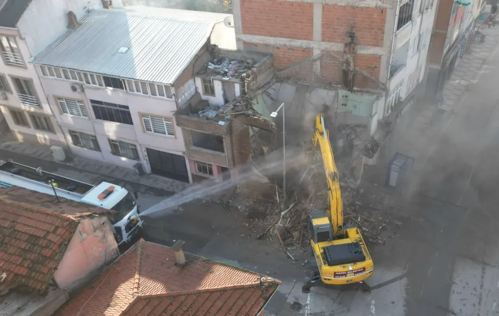 Alper Taban: “Şehrin güvenliği için yıkımlar devam ediyor”