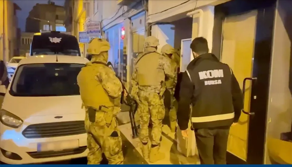 Organize suç örgütlerine yönelik  operasyonlarda 74 şüpheli  yakalandı