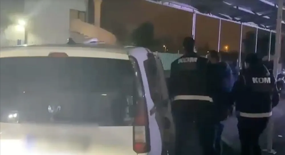 FETÖ  operasyonunda 18 doktor  gözaltına alındı