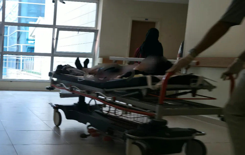 İnegöl’de Sırtından Bıçaklanan Genç Hastaneye Kaldırıldı
