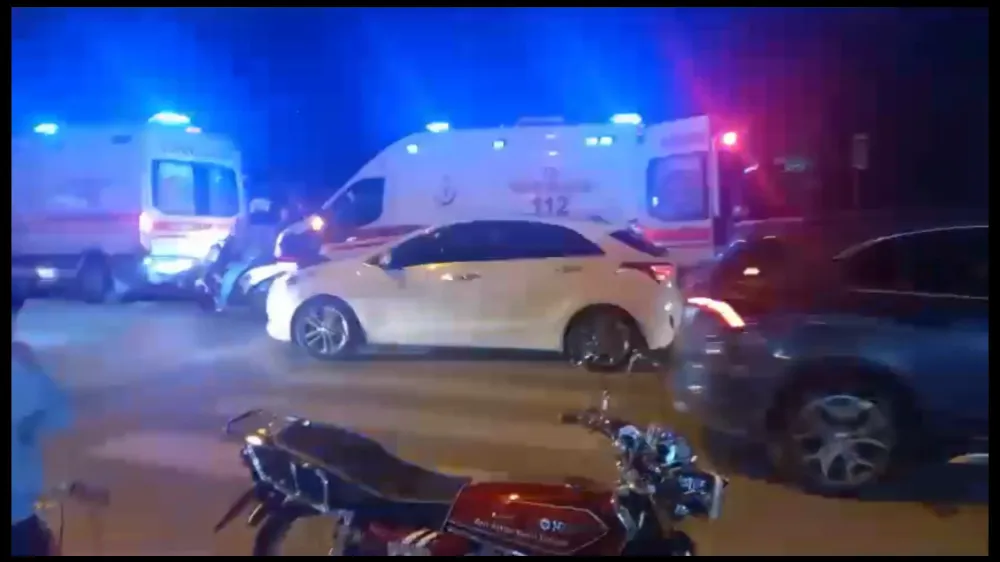 İnegöl’de Motosiklet Yayaya Çarptı: 3 Yaralı