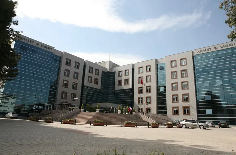 İnegöl Adliyesi’nde Görev Değişikliği: Yeni Hâkim ve Savcılar Belli Oldu