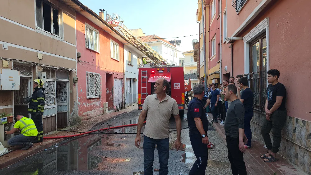 İnegöl’de Ahşap Ev Alev Alev Yandı: Görüntüler Havadan da Kaydedildi
