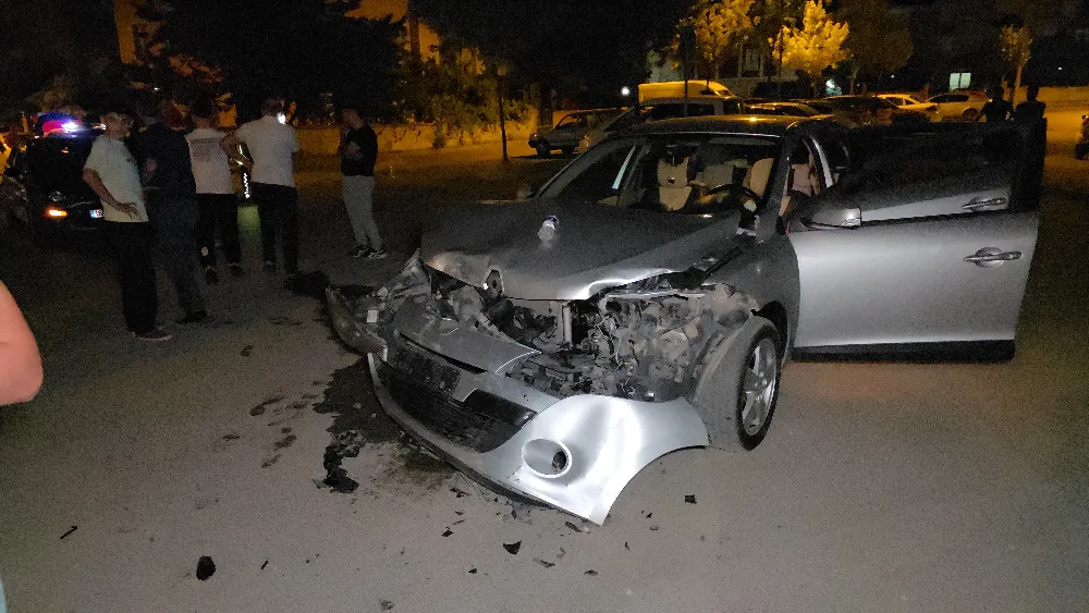 İnegöl’de Trafik Kazası: Araçta Bulunan Çocuk Yaralandı