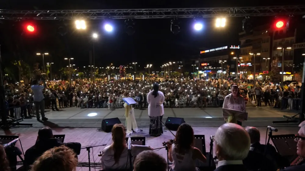 İnegöl Belediyesi TSM Korosu’ndan Kulakların Pasını Silen Konser