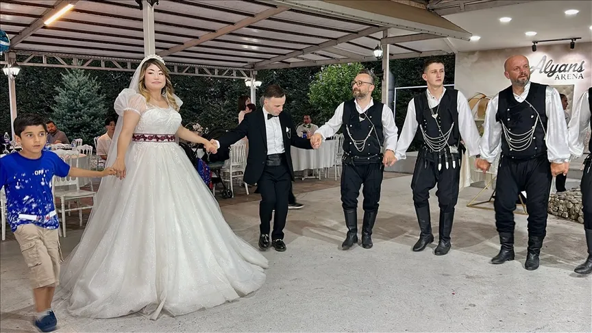 Japon gelin ile Türk damat  Düzce