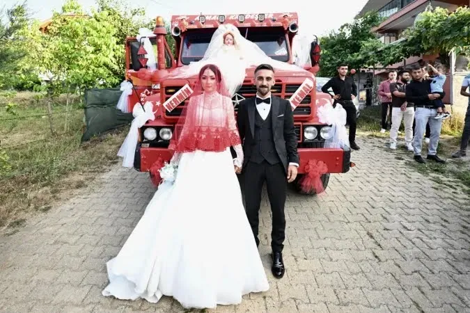 Düzceli kamyon sürücüsü, ekmek teknesini gelin arabası yaptı