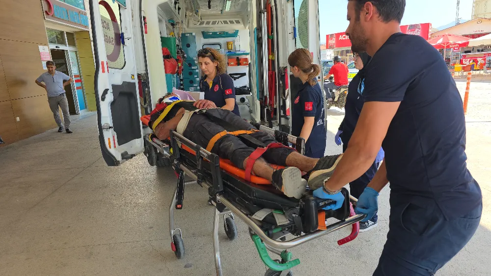 İnegöl’de Feci Kaza: 16 Yaşındaki Motosiklet Sürücüsü Ağır Yaralandı