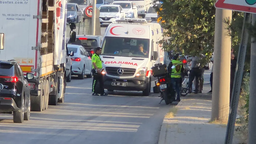 İnegöl Yağlı Tohumlar Mevkiinde Kaza: Motosiklet Sürücüsü Yaralandı