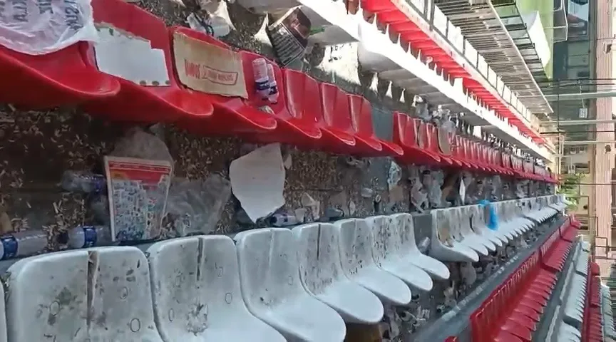 İnegöl Tribünleri Maç Sonrası Çöplüğe Döndü