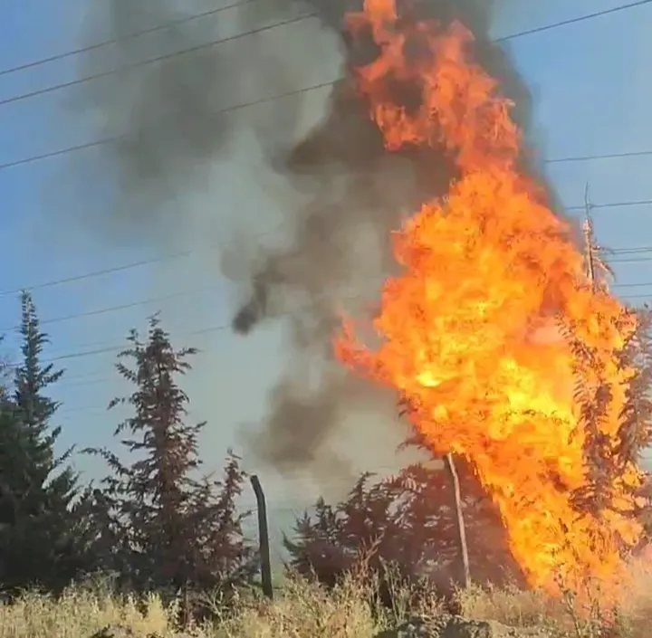 İnegöl OSB’de Elektrik Direği Yangına Neden Oldu
