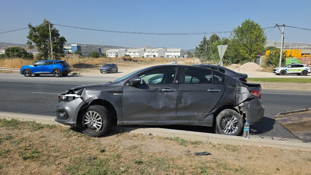 İnegöl Kalburt mevkiinde zincirleme kaza: 2 yaralı