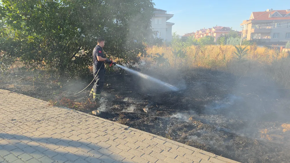 İnegöl’de otluk alandaki yangına itfaiye müdahale etti