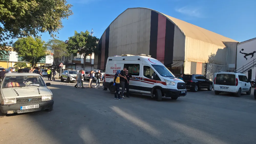 İnegöl’de trafik kazası: Motosiklet sürücüsü hastaneye kaldırıldı