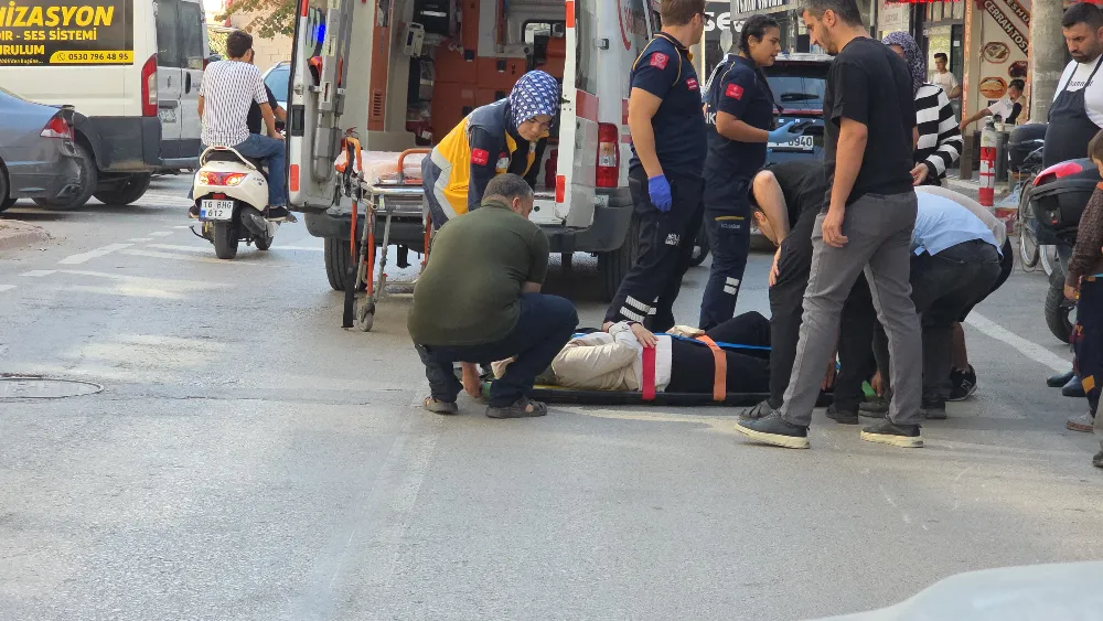 İnegöl’de otomobil sürücüsünün açtığı kapıya çarpan kadın yaralandı